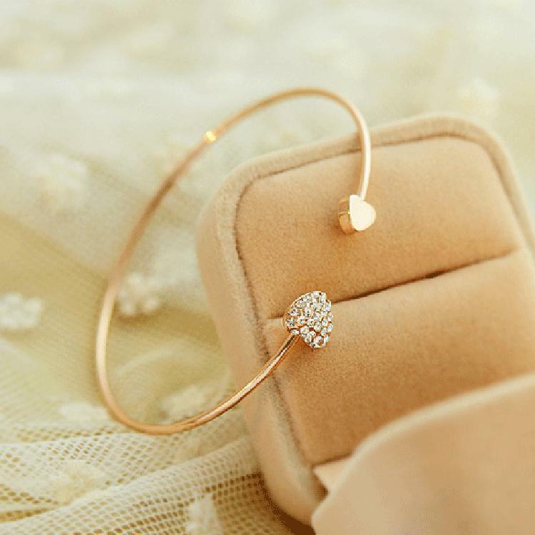 Heart Pair Bracelet – A Symbol of Love & Elegance!